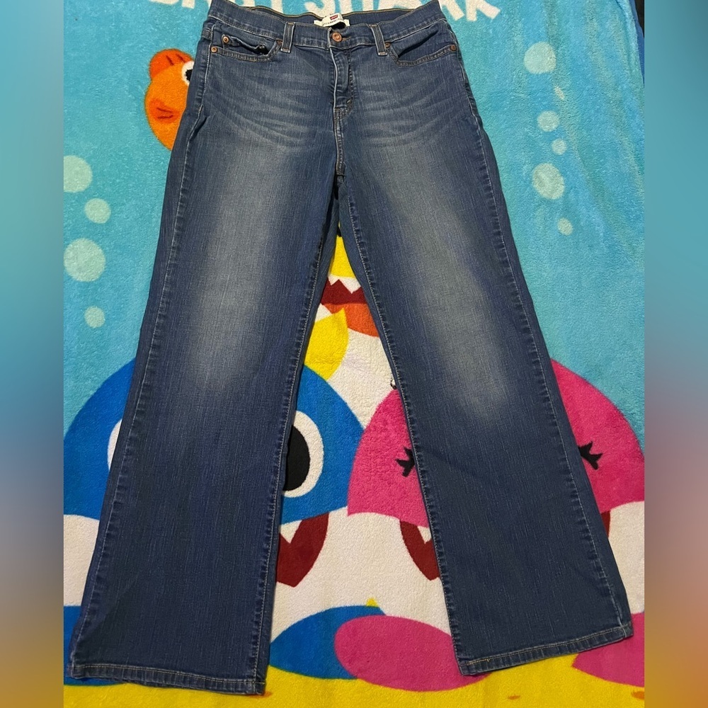Levi’s Perfectly Slimming 512 Bootcut Jeans​​
